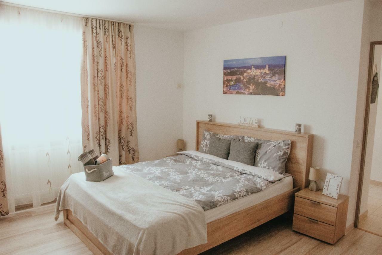 Apartament 1 Decembrie Appartement Alba Iulia Buitenkant foto